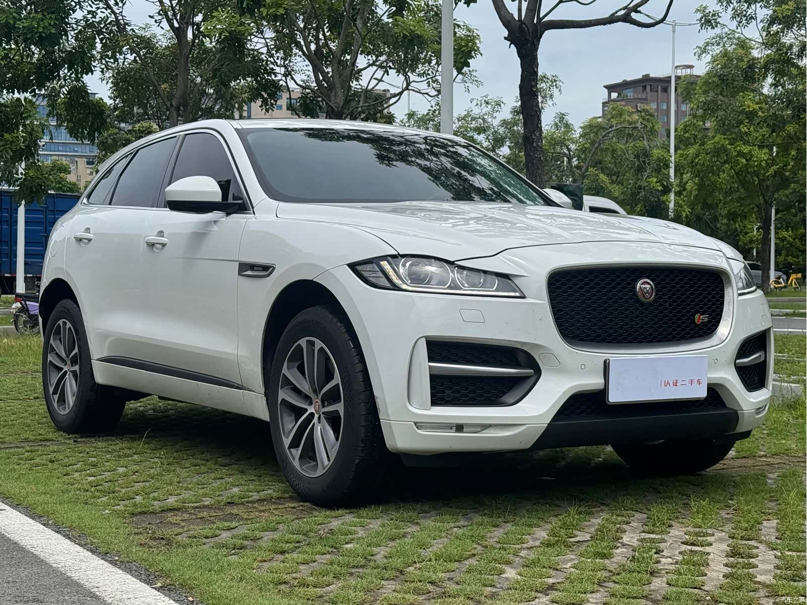 Jaguar F-PACE, 2017 3