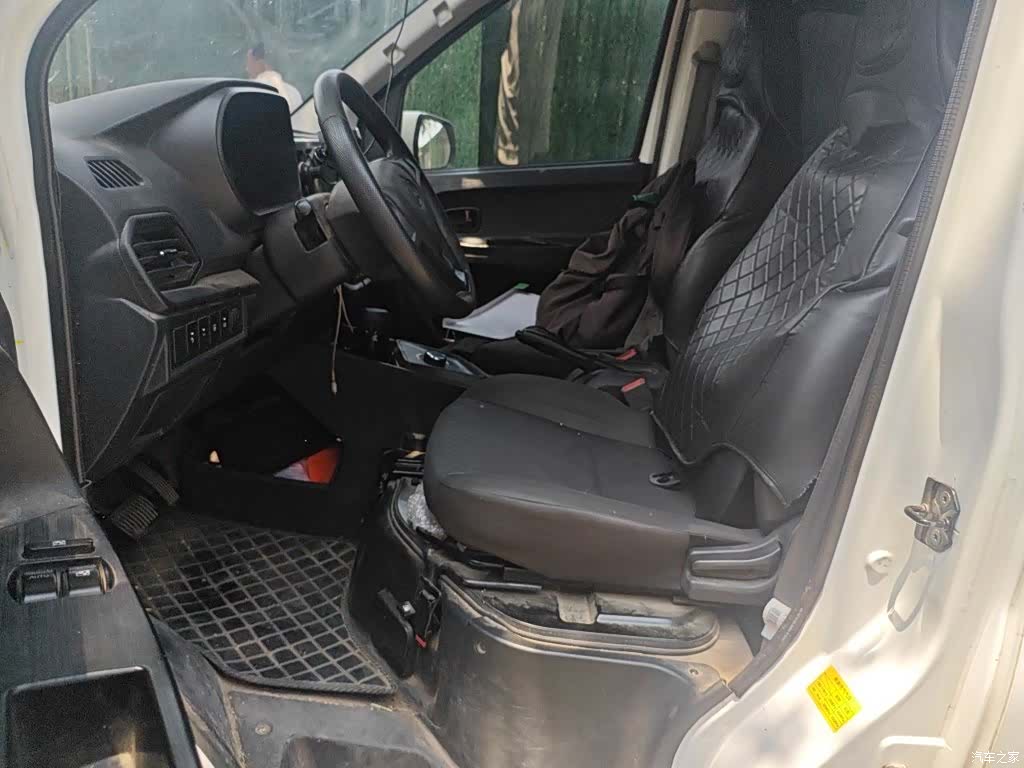 Changan EM80, 2025 8