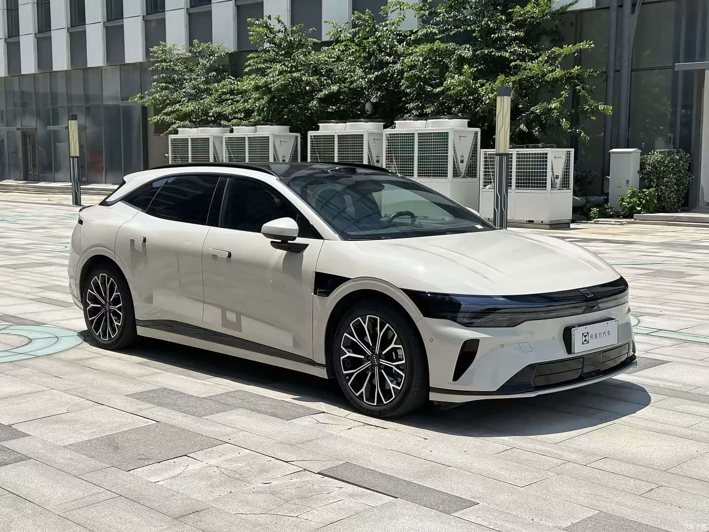 Zeekr 007, 2025 3
