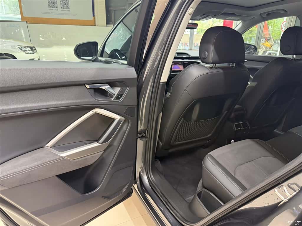 Audi Q3, 2023 13
