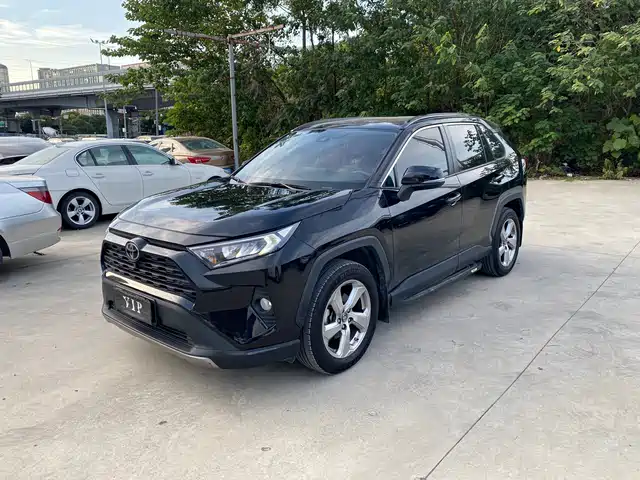 Toyota RAV4 2023 — купить из Китая под заказ