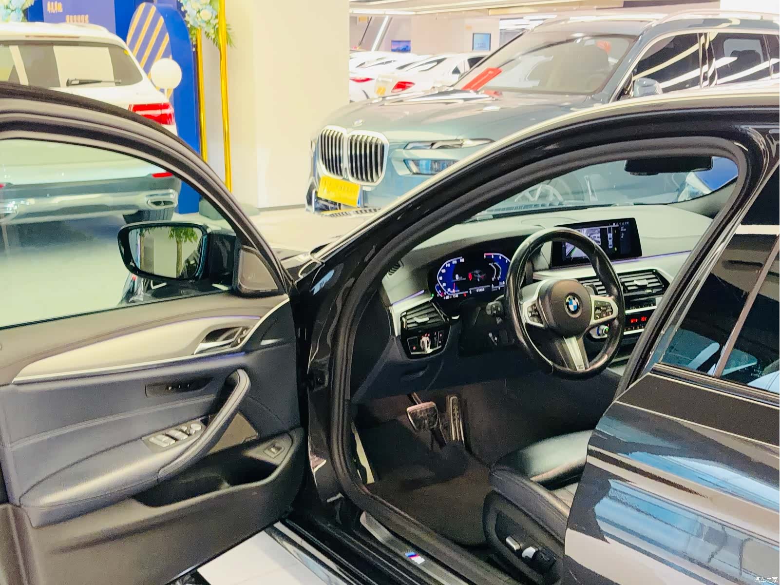 BMW 5 Series, 2020 все фото