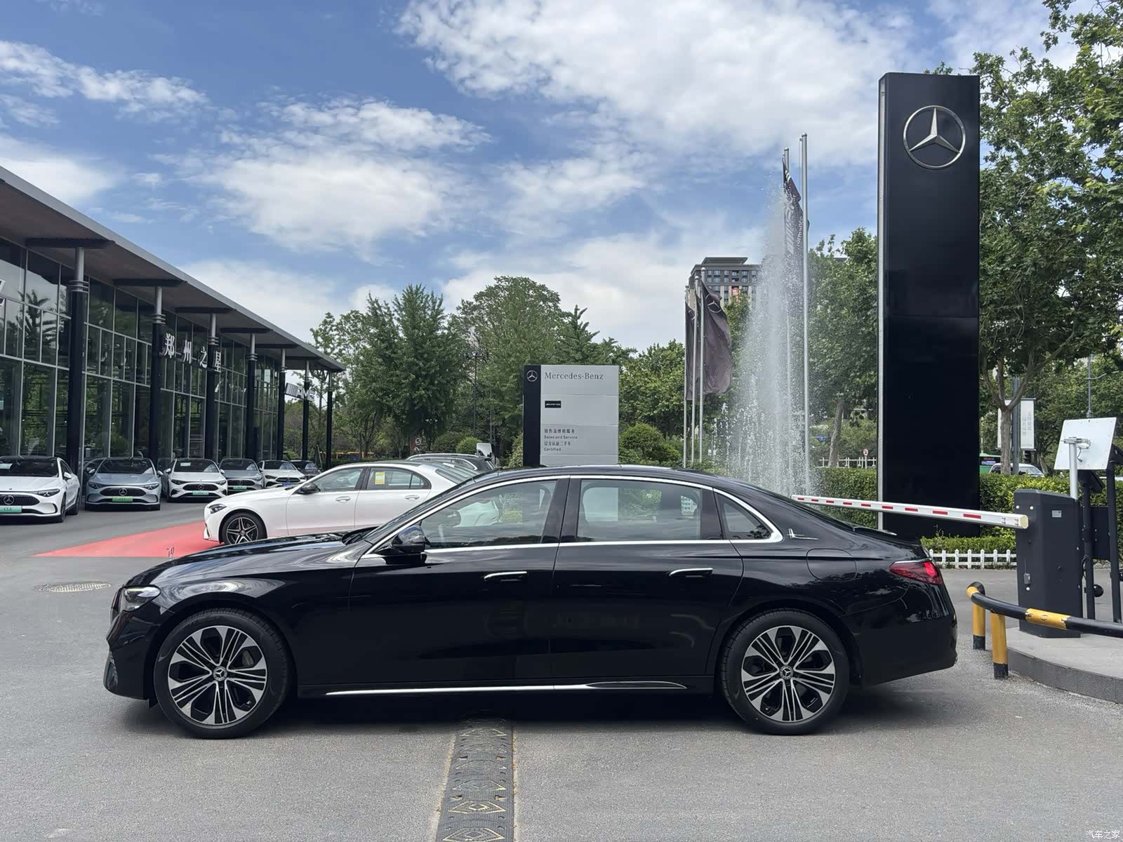 Mercedes-Benz E-Class, 2025 3