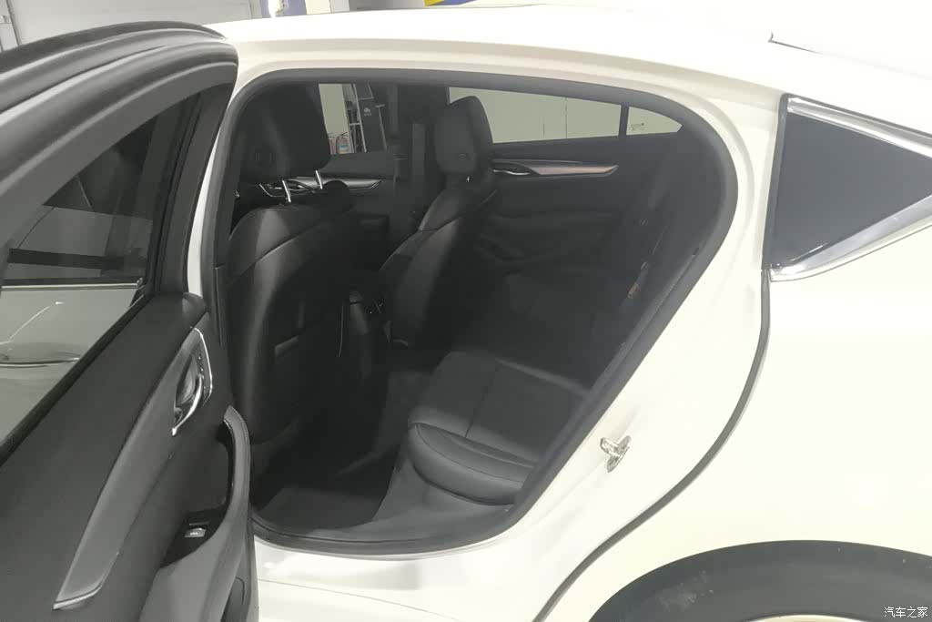 Cadillac CT5, 2022 11