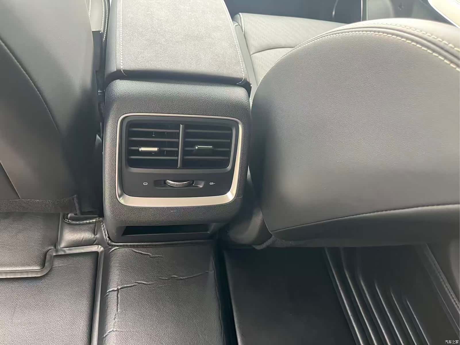 Geely Boyue, 2022 26