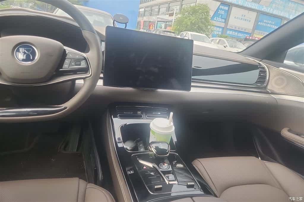 BYD Han, 2022 16