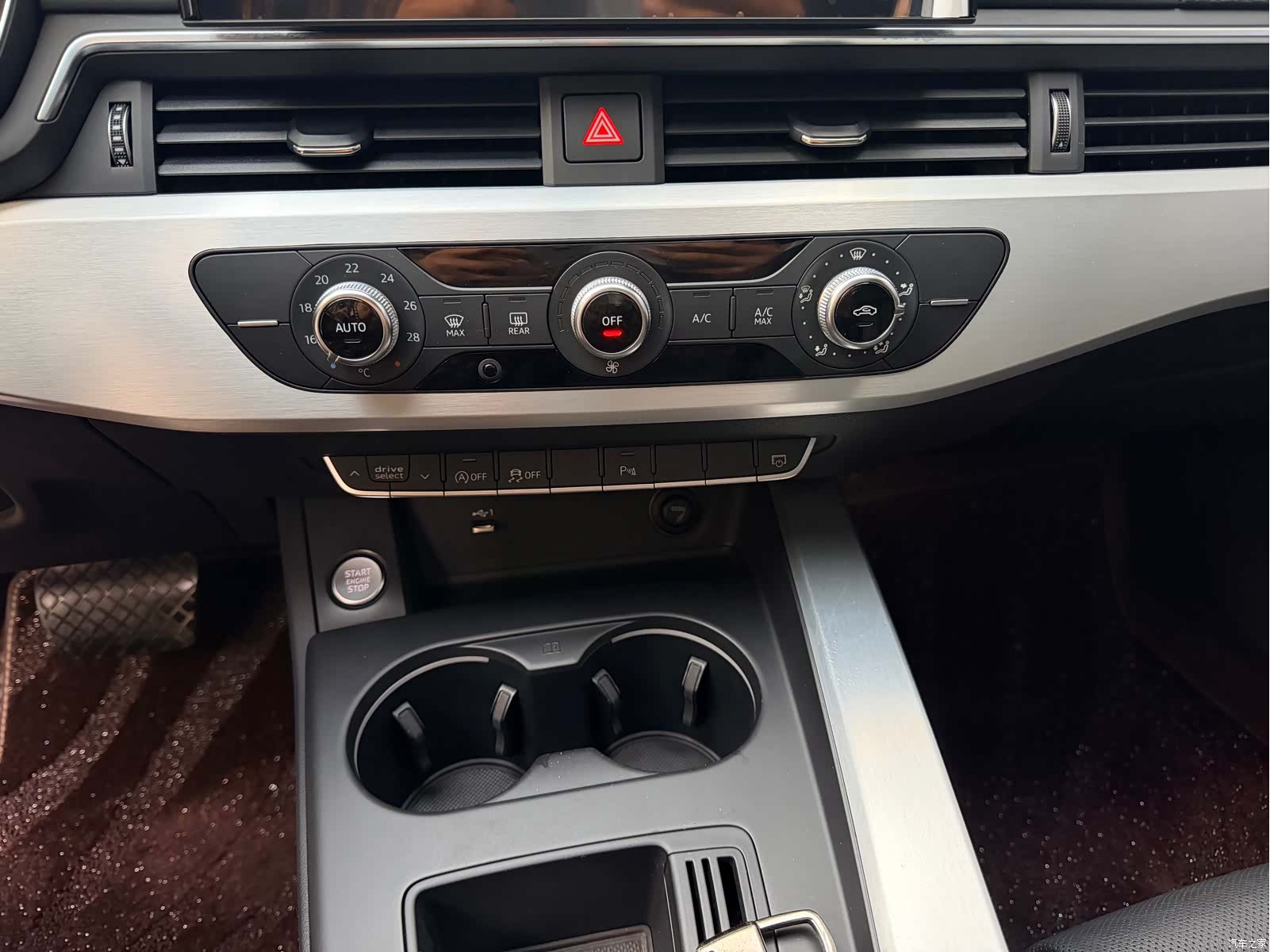 Audi A4L, 2021 8
