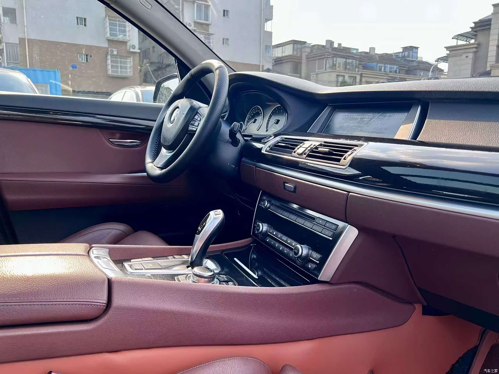 BMW 5 Series, 2012 16