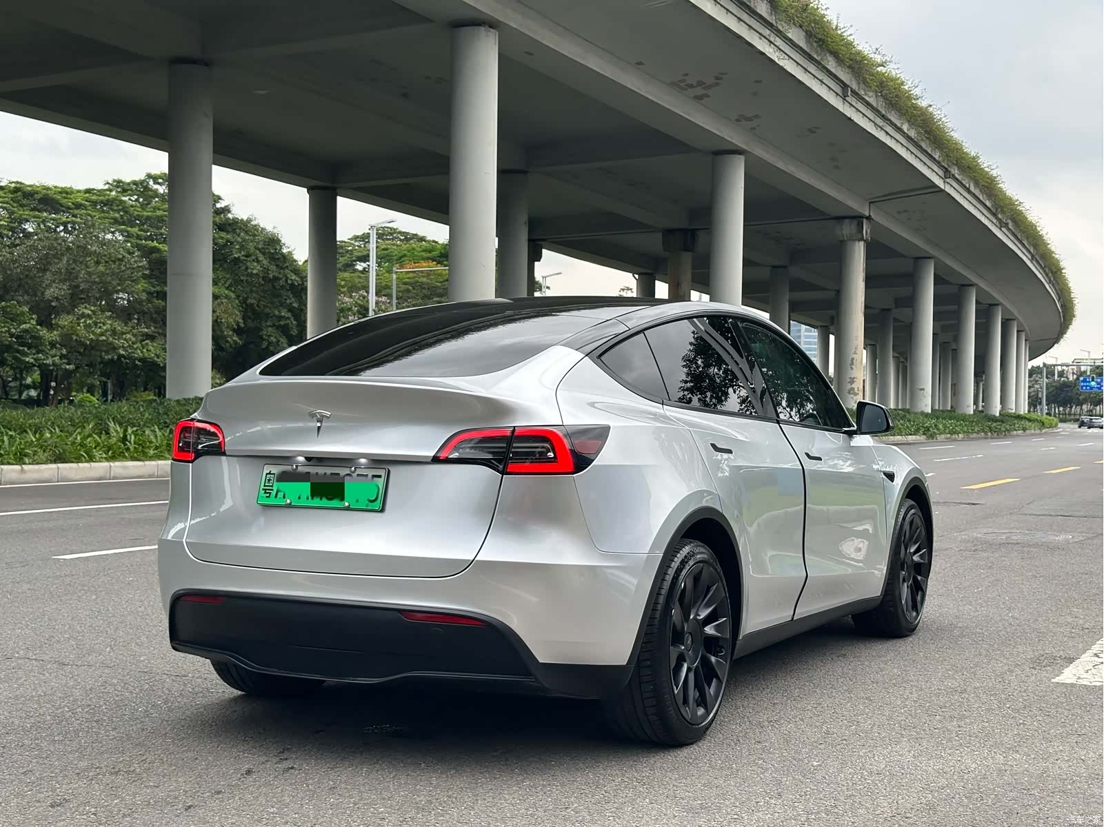Tesla Model Y, 2023 22
