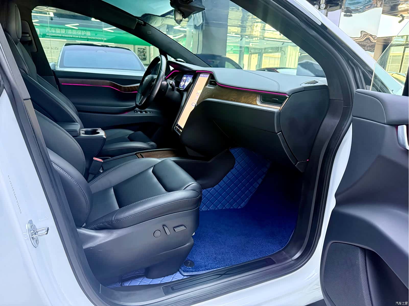 Tesla Model X, 2020 11