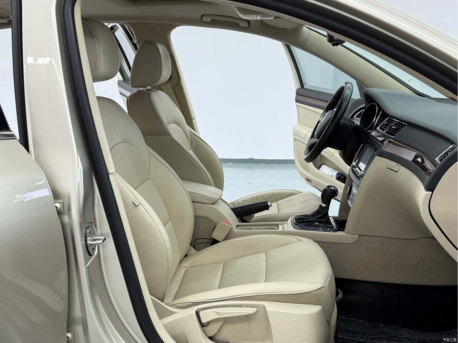 Skoda Superb, 2014 7