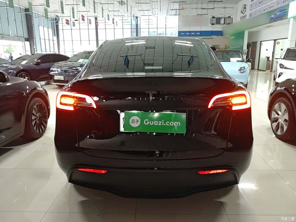 Tesla Model Y, 2023 6