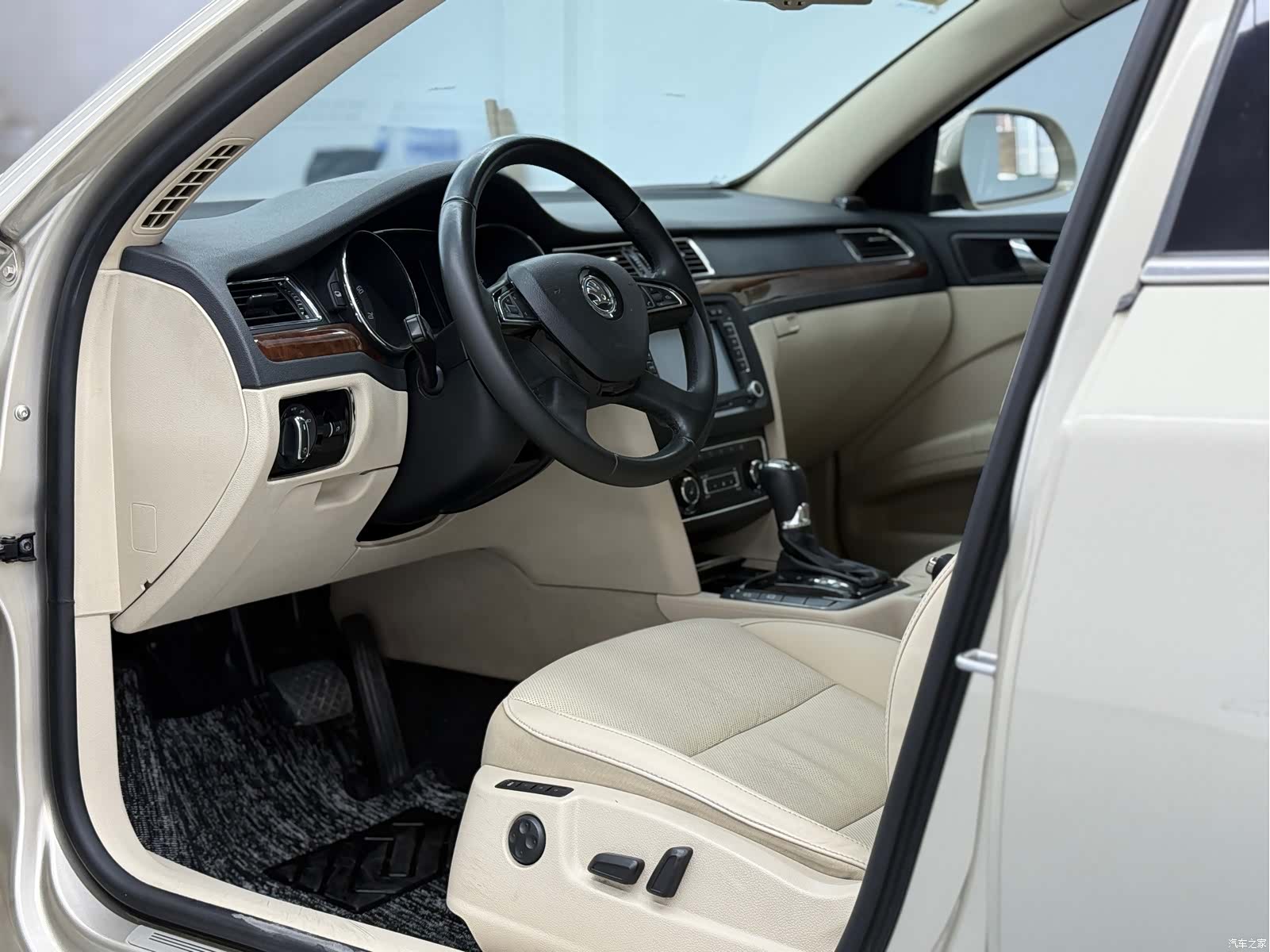 Skoda Superb, 2014 12