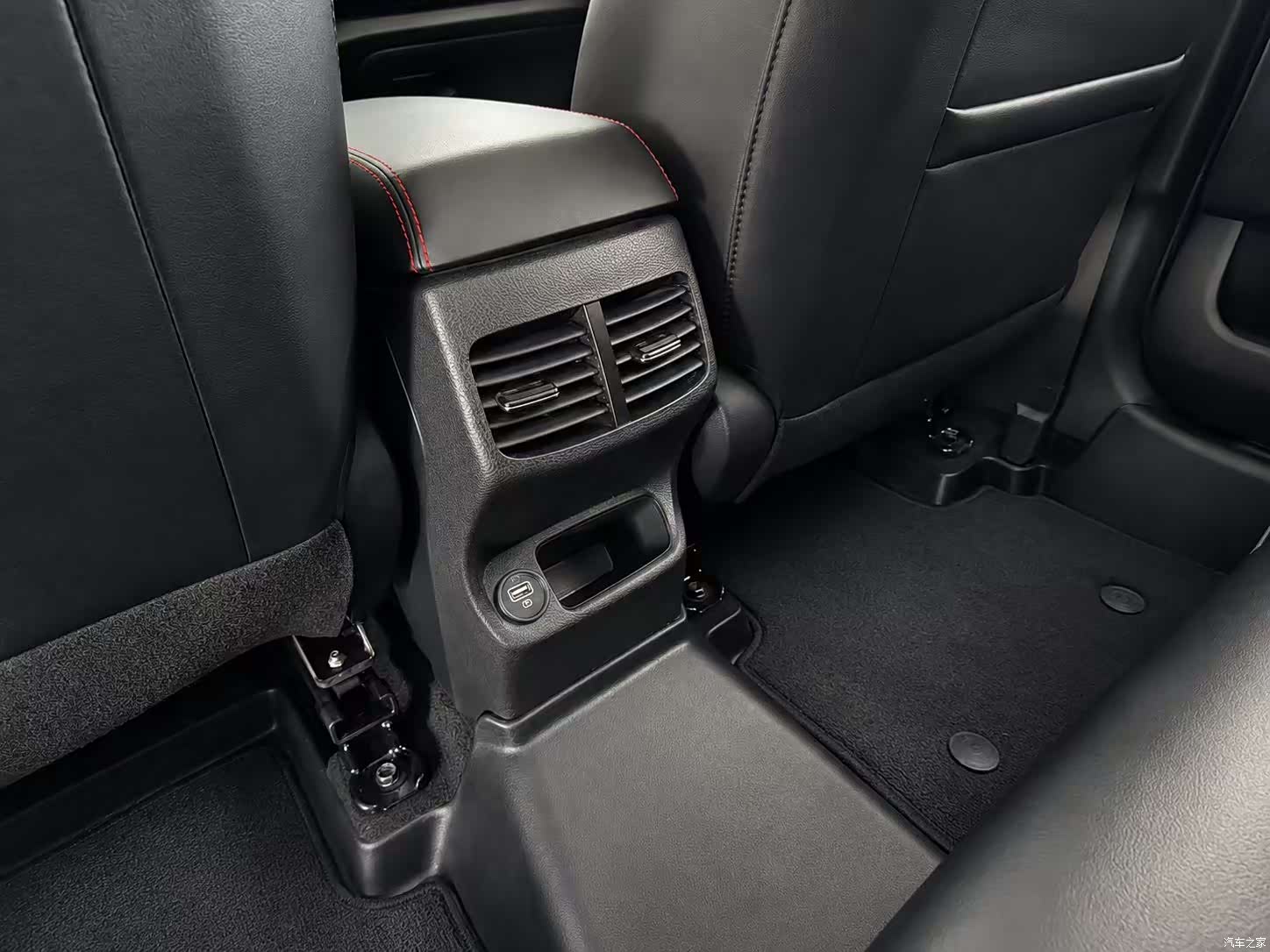 Kia KX3, 2023 10