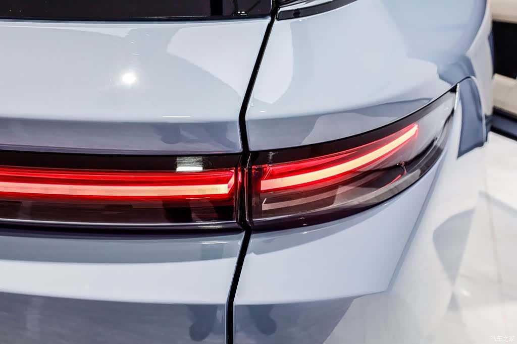 Li Auto i8, 2025 27
