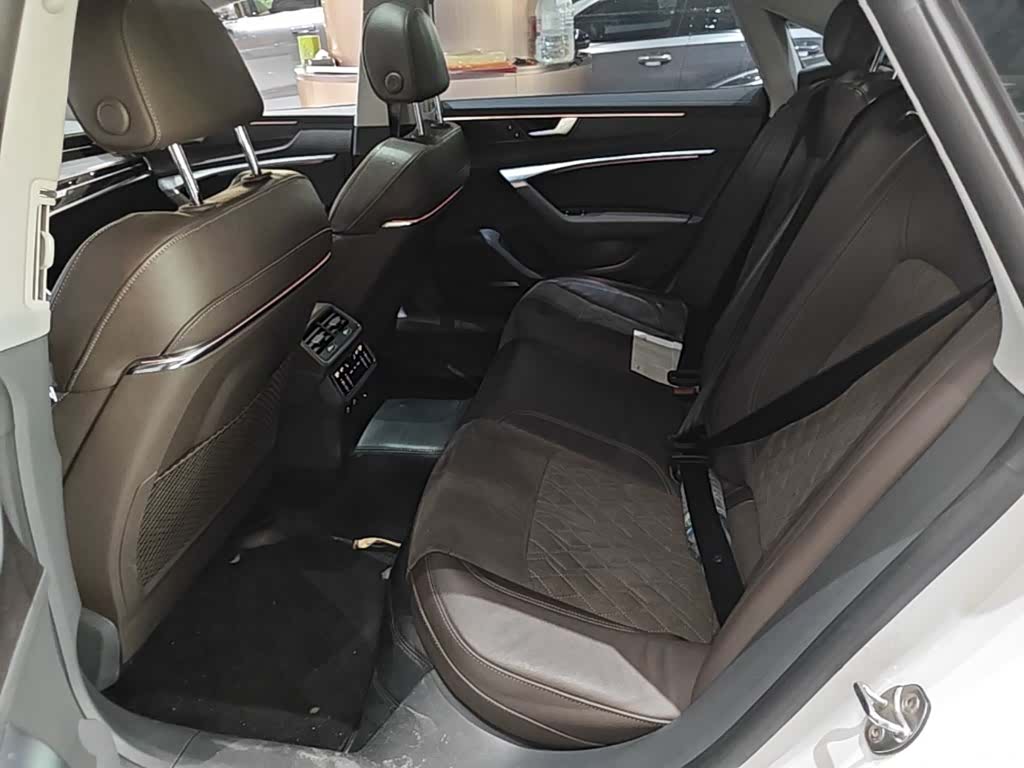Audi A7L, 2023 17