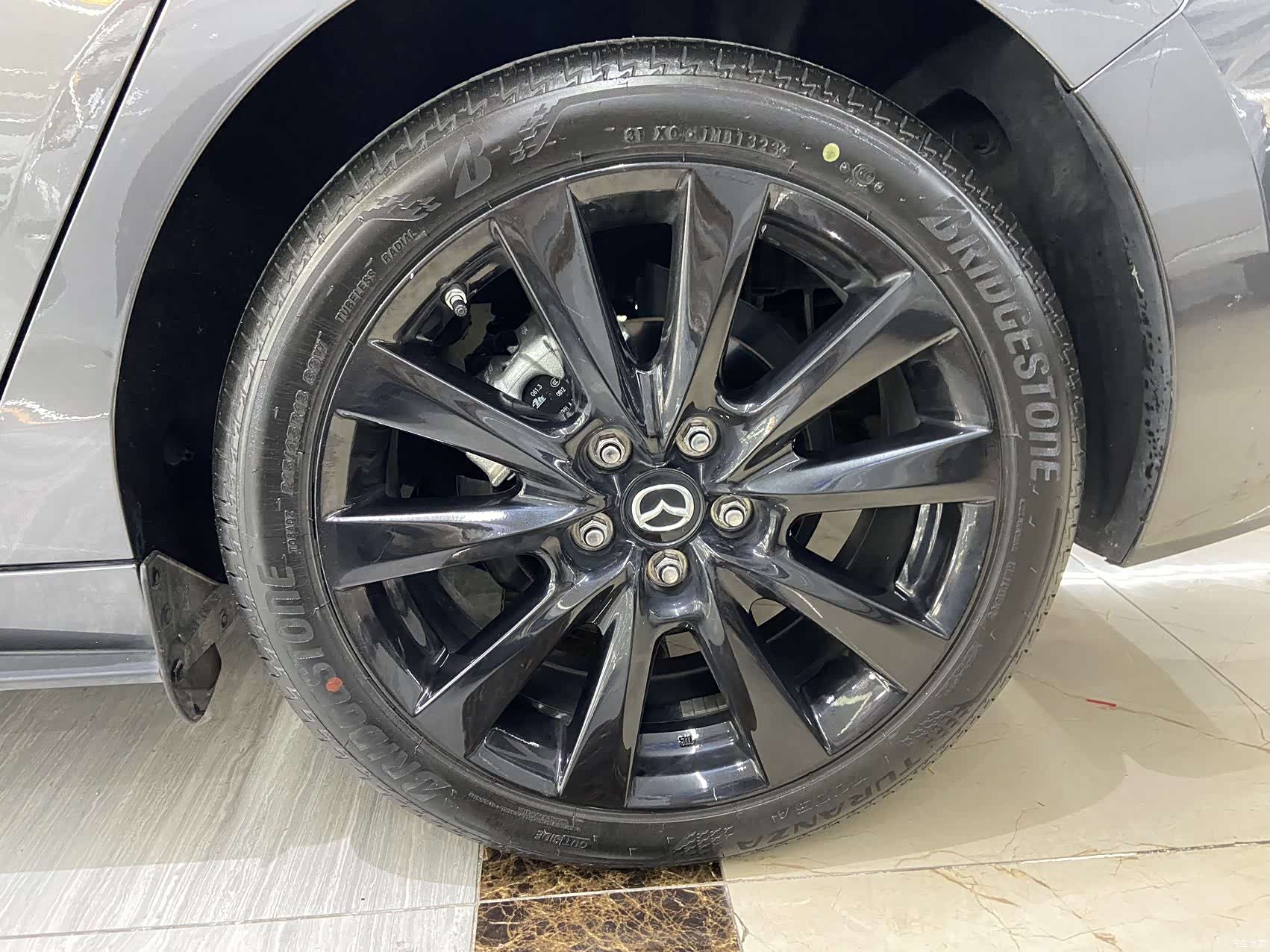 Mazda Mazda3, 2023 10