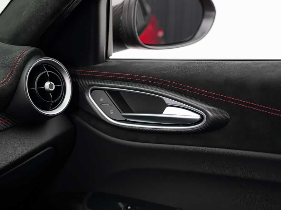 Alfa Romeo Giulia 2024, фото 29