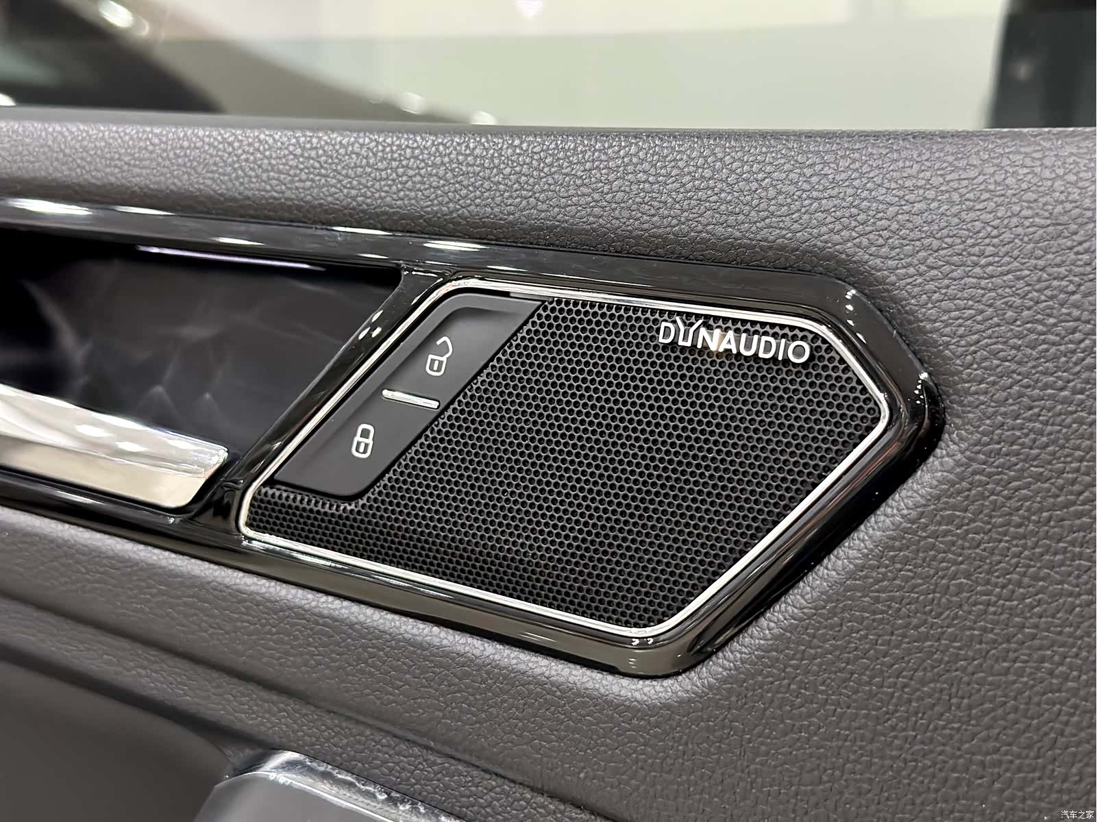 Volkswagen Tiguan L, 2019 16