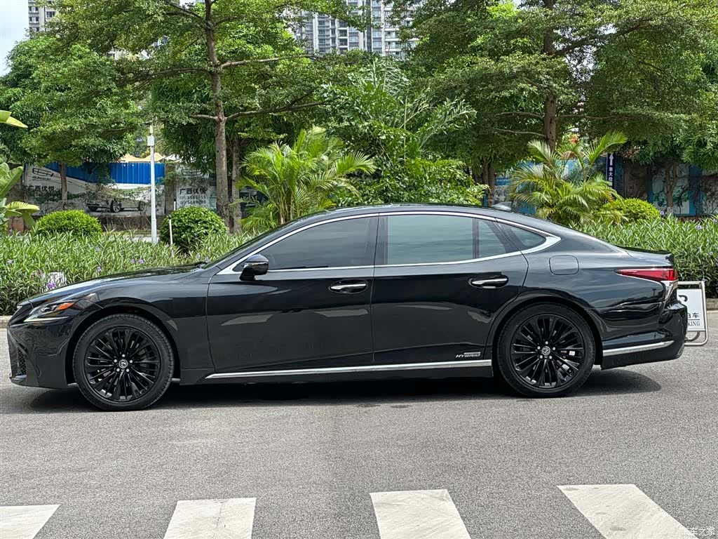 Lexus LS, 2018 8