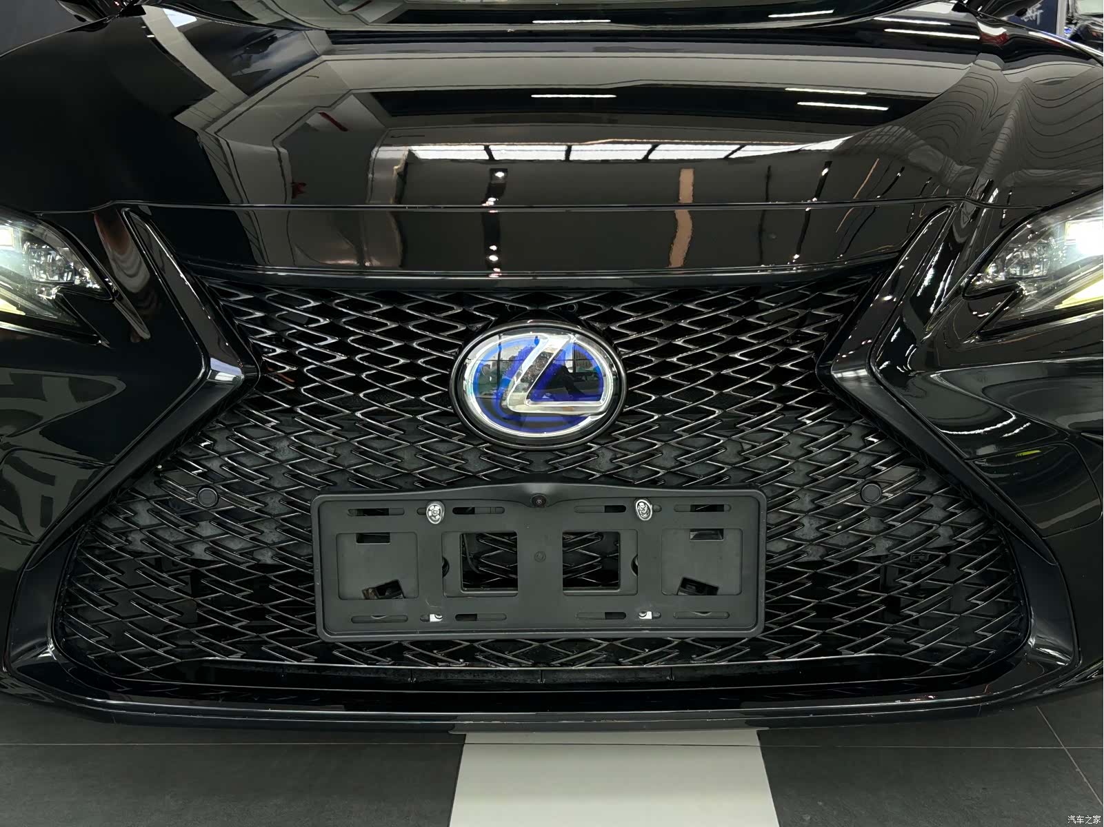 Lexus ES, 2022 22