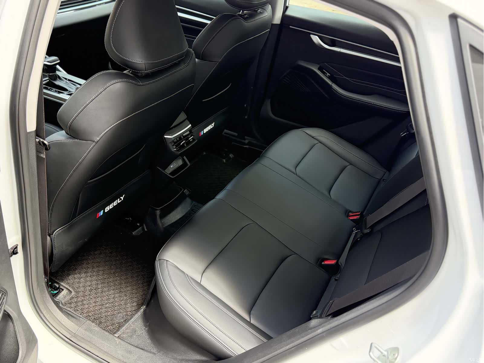 Geely Emgrand, 2025 8
