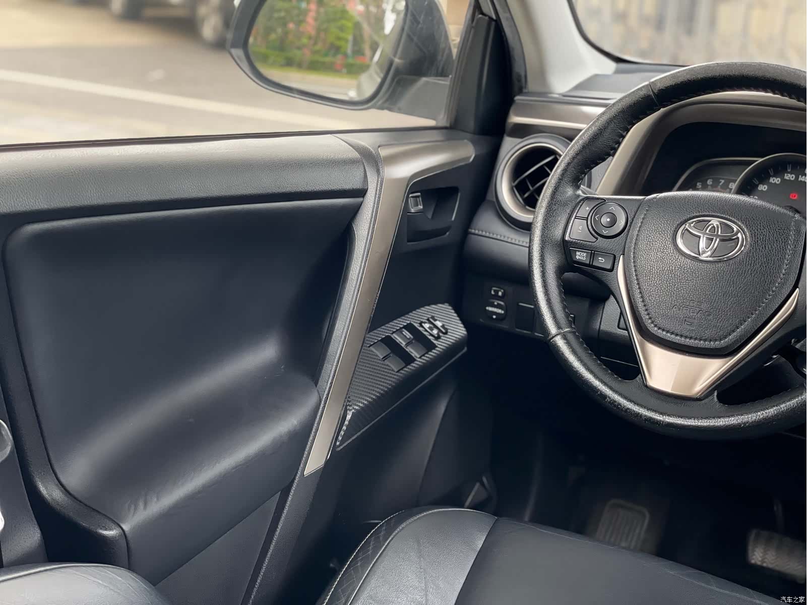 Toyota RAV4, 2014 14