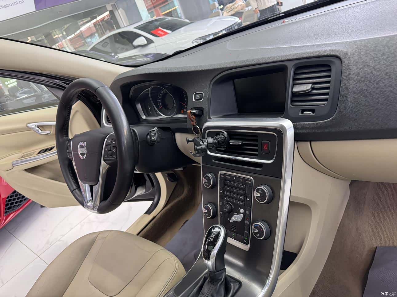 Volvo V60, 2014 15