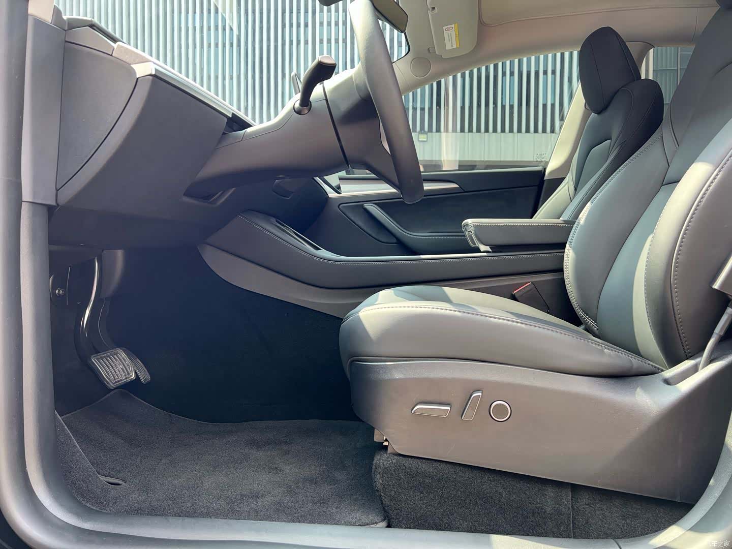 Tesla Model Y, 2023 14