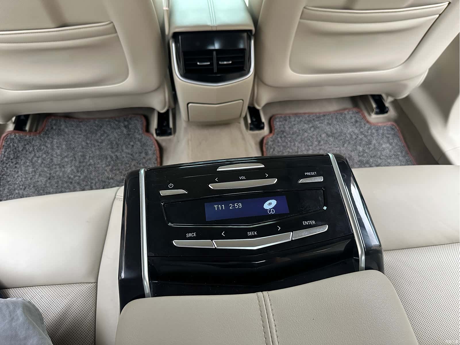 Cadillac XTS, 2017 13