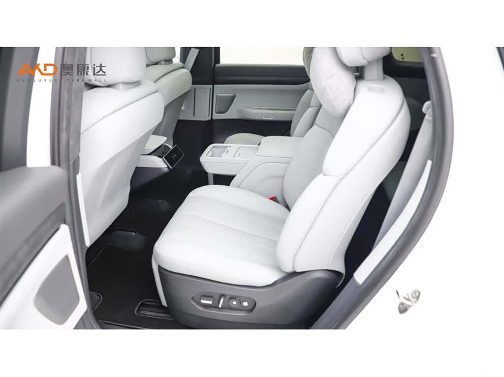 NIO ES8, 2024 7