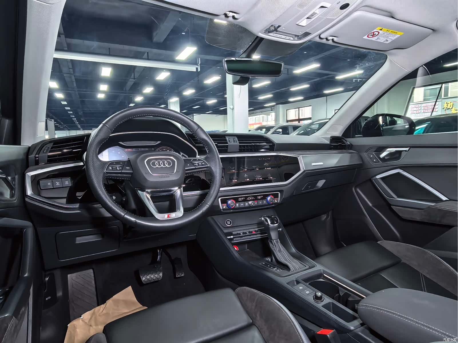 Audi Q3, 2022 13