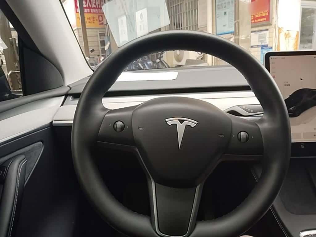 Tesla Model Y, 2024 10
