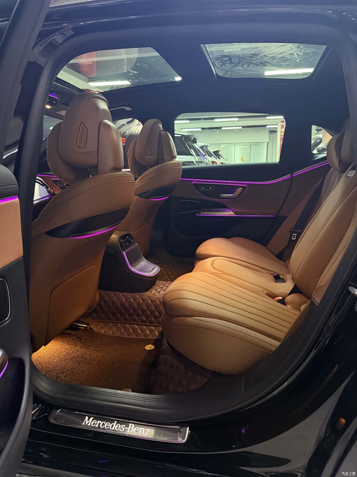 Mercedes-Benz E-Class, 2024 10