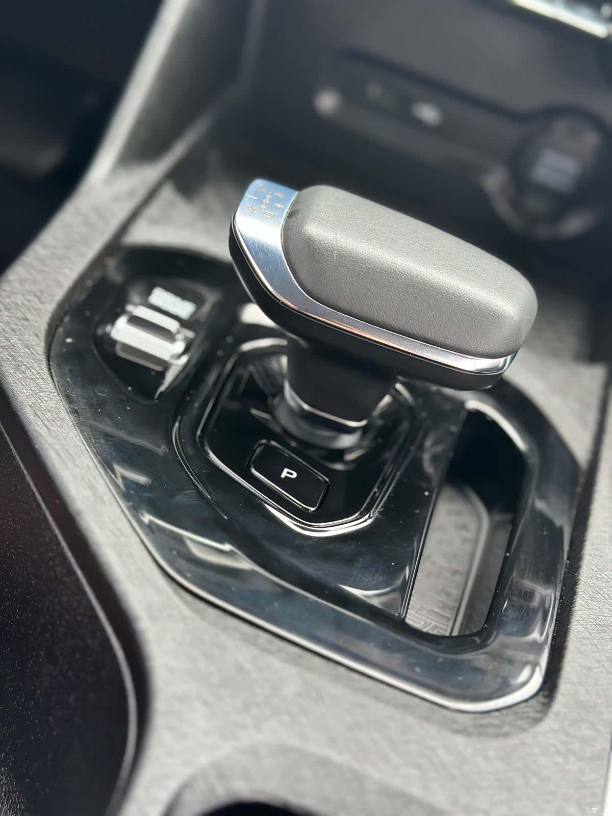 Geely Coolray, 2021 20