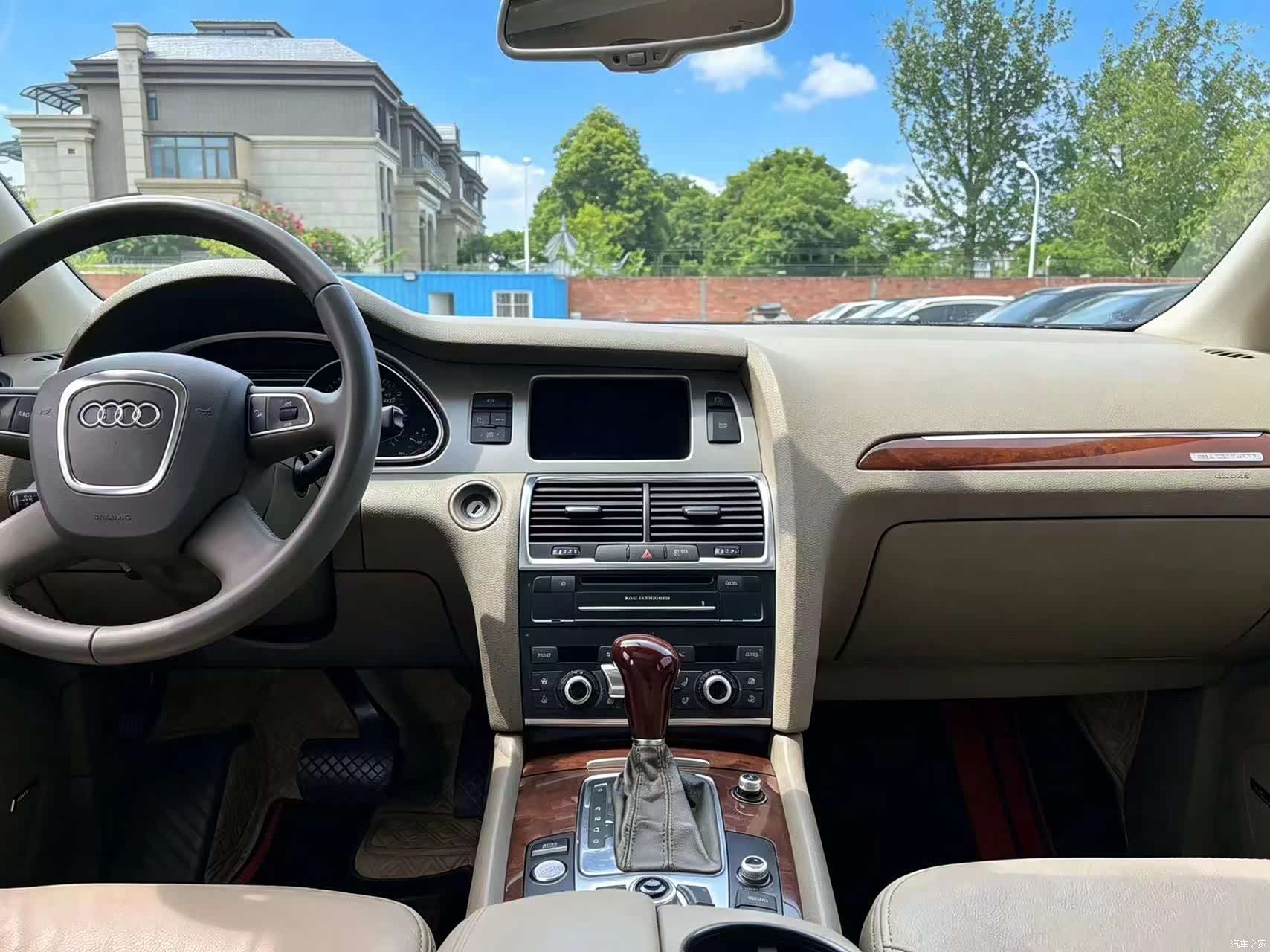 Audi Q7, 2011 11