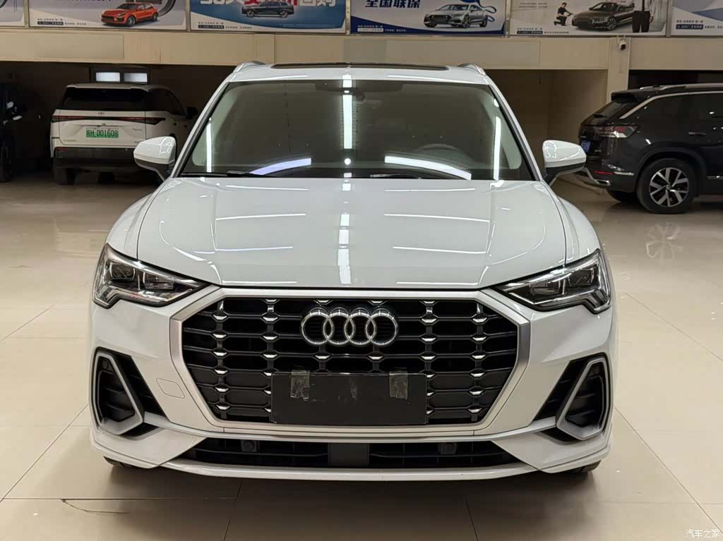 Audi Q3, 2023 2