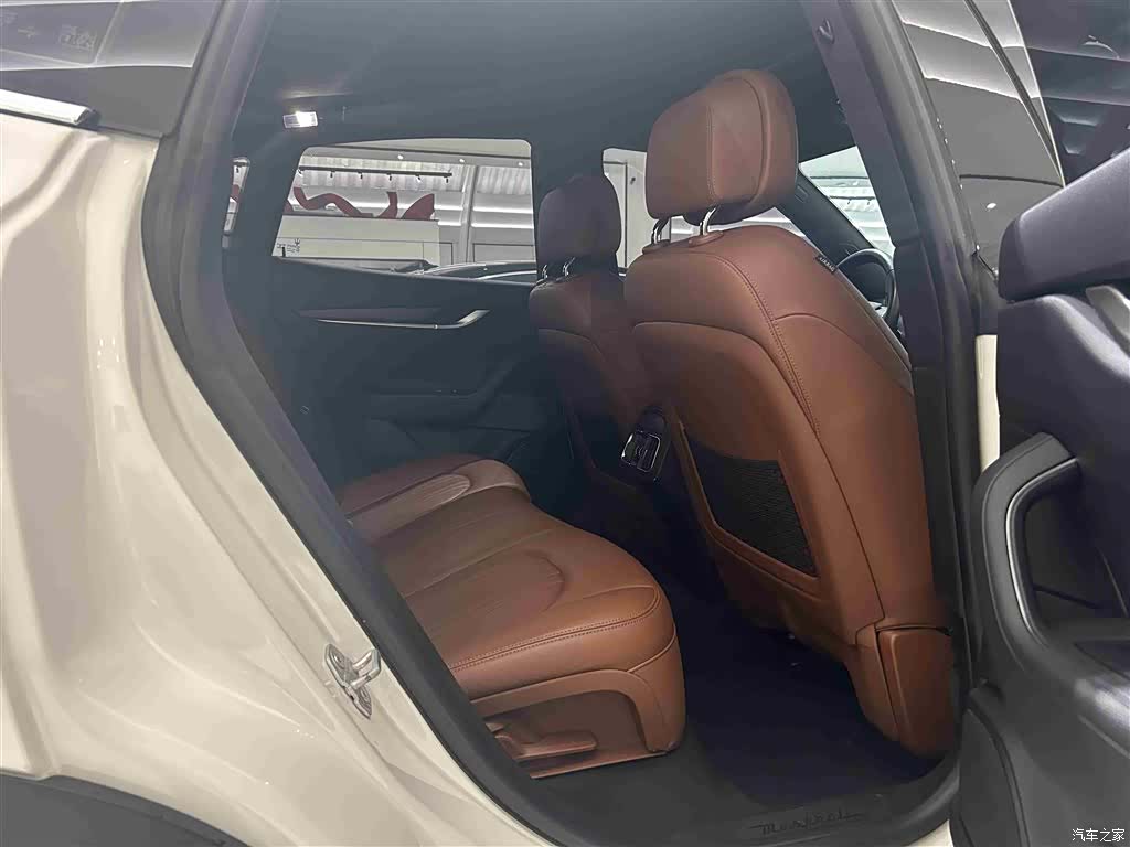 Maserati Levante, 2018 16