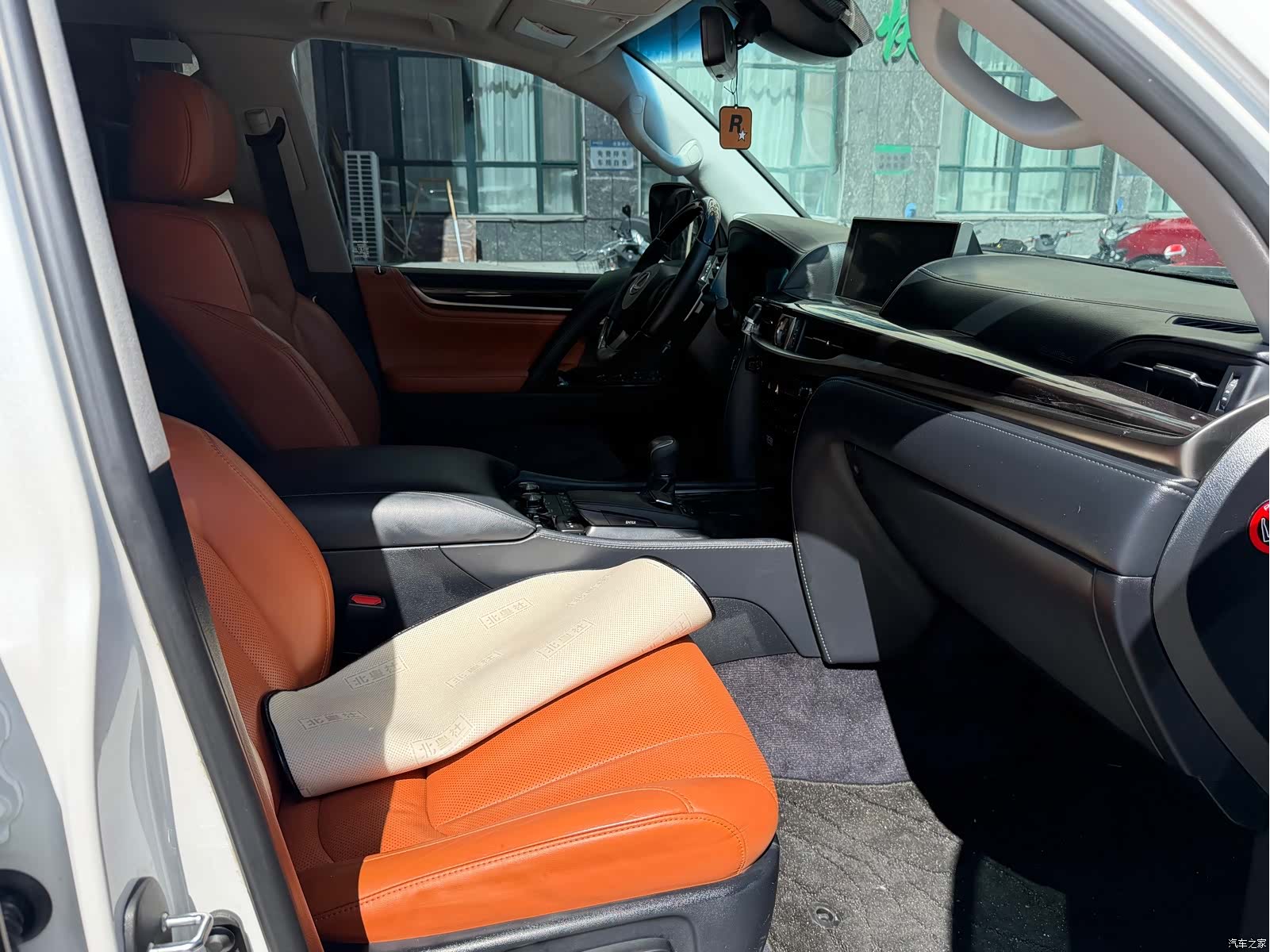 Lexus LX, 2018 15