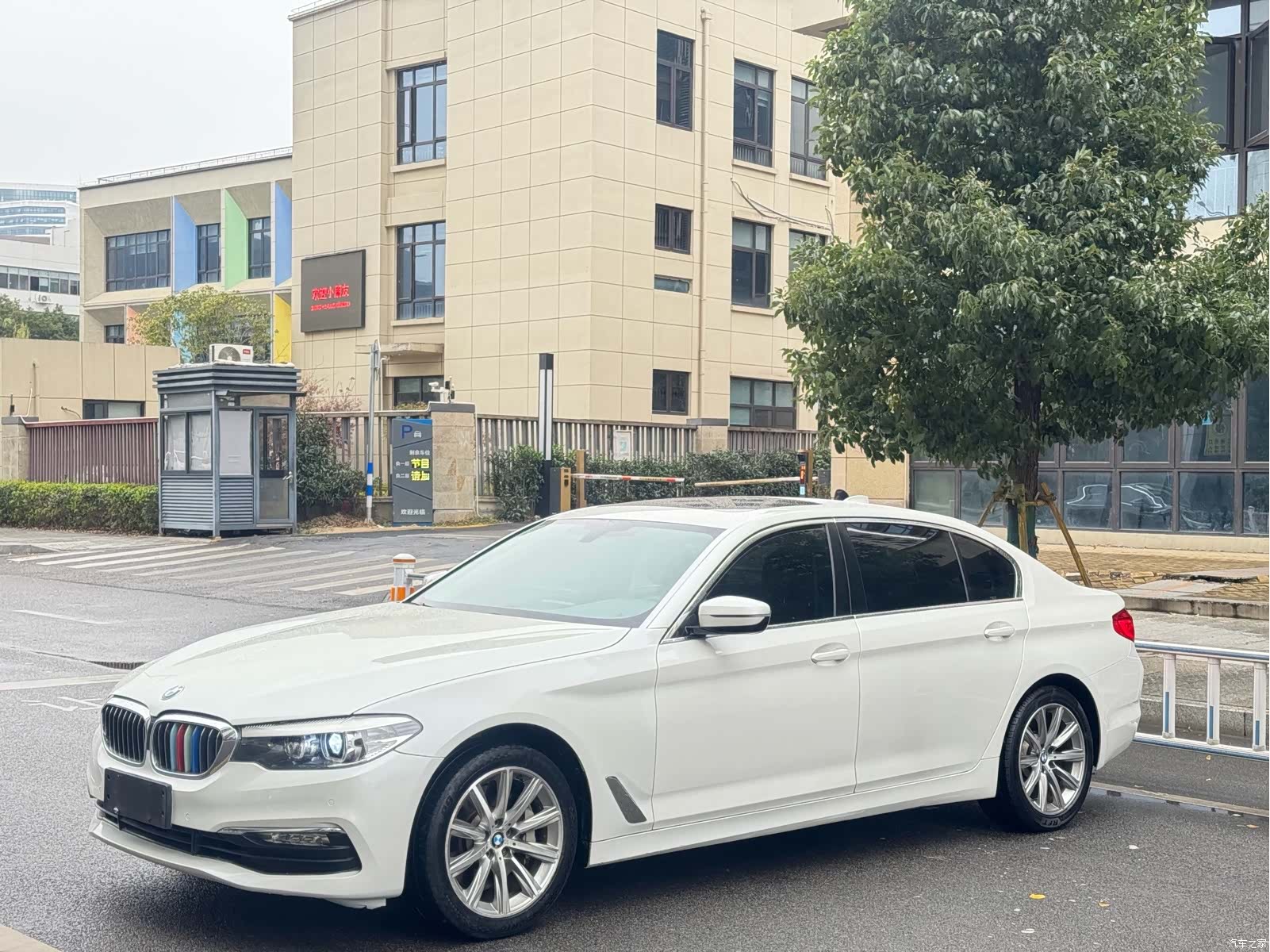 BMW 5 Series, 2017 1