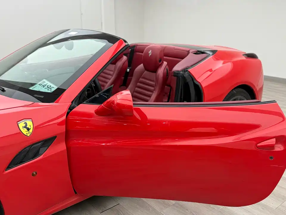 Ferrari California T