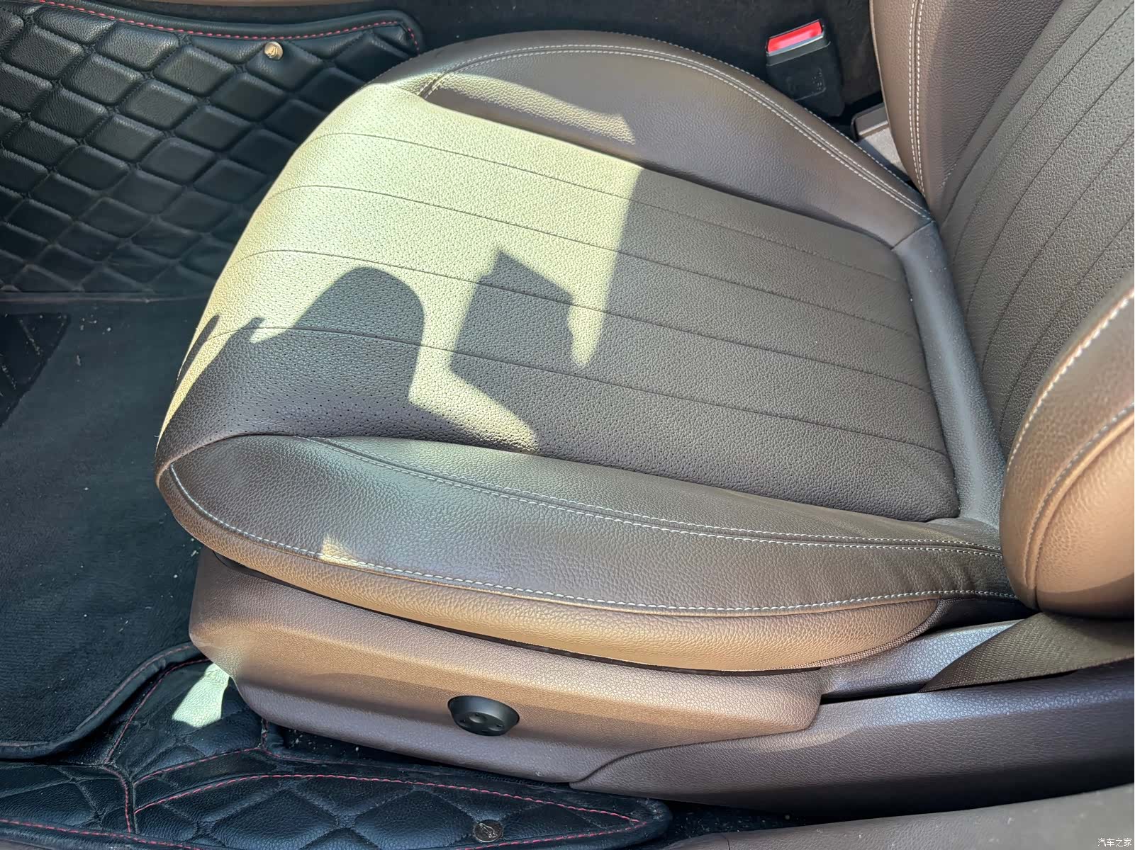 Mercedes-Benz E-Class, 2020 4