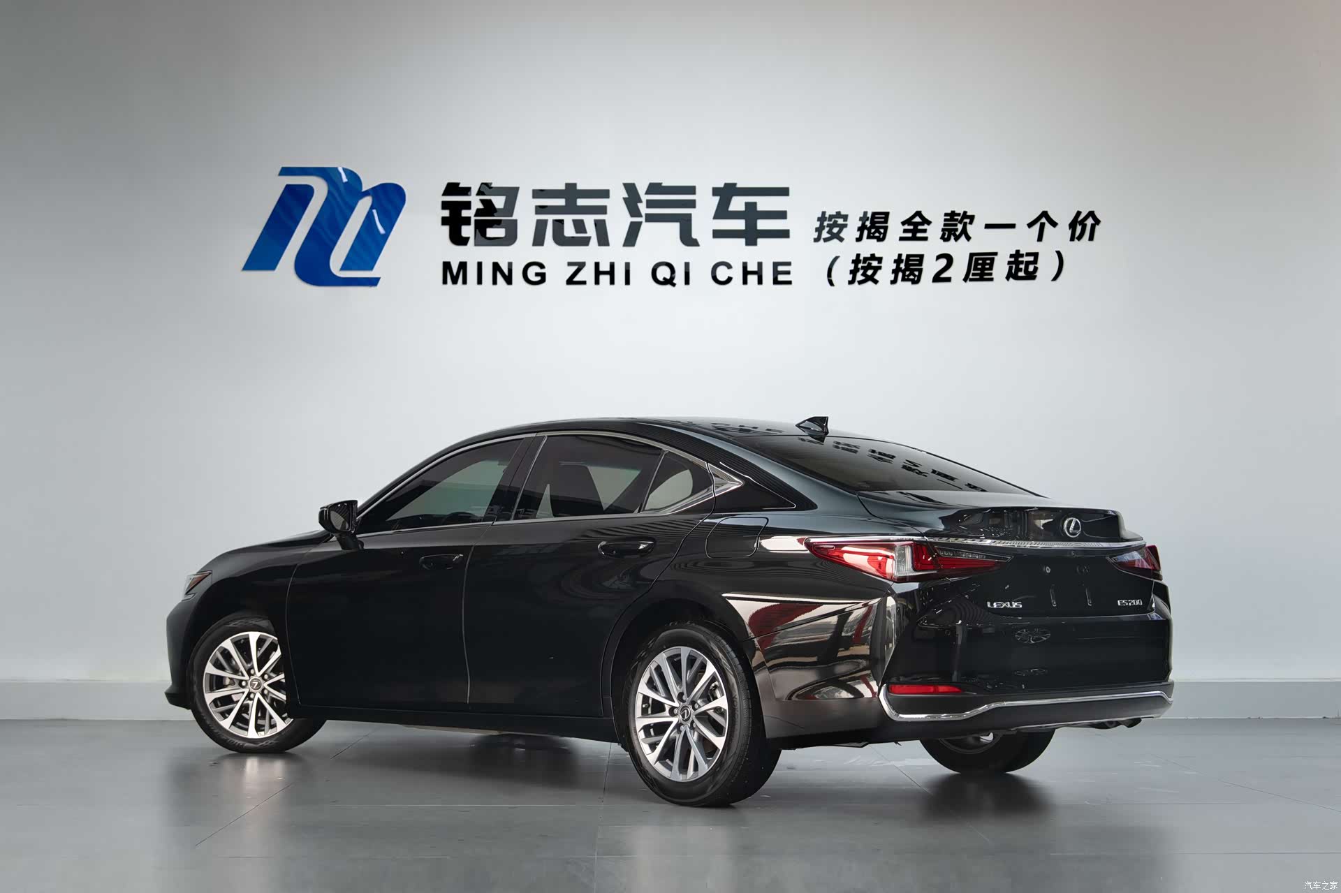 Lexus ES, 2023 все фото