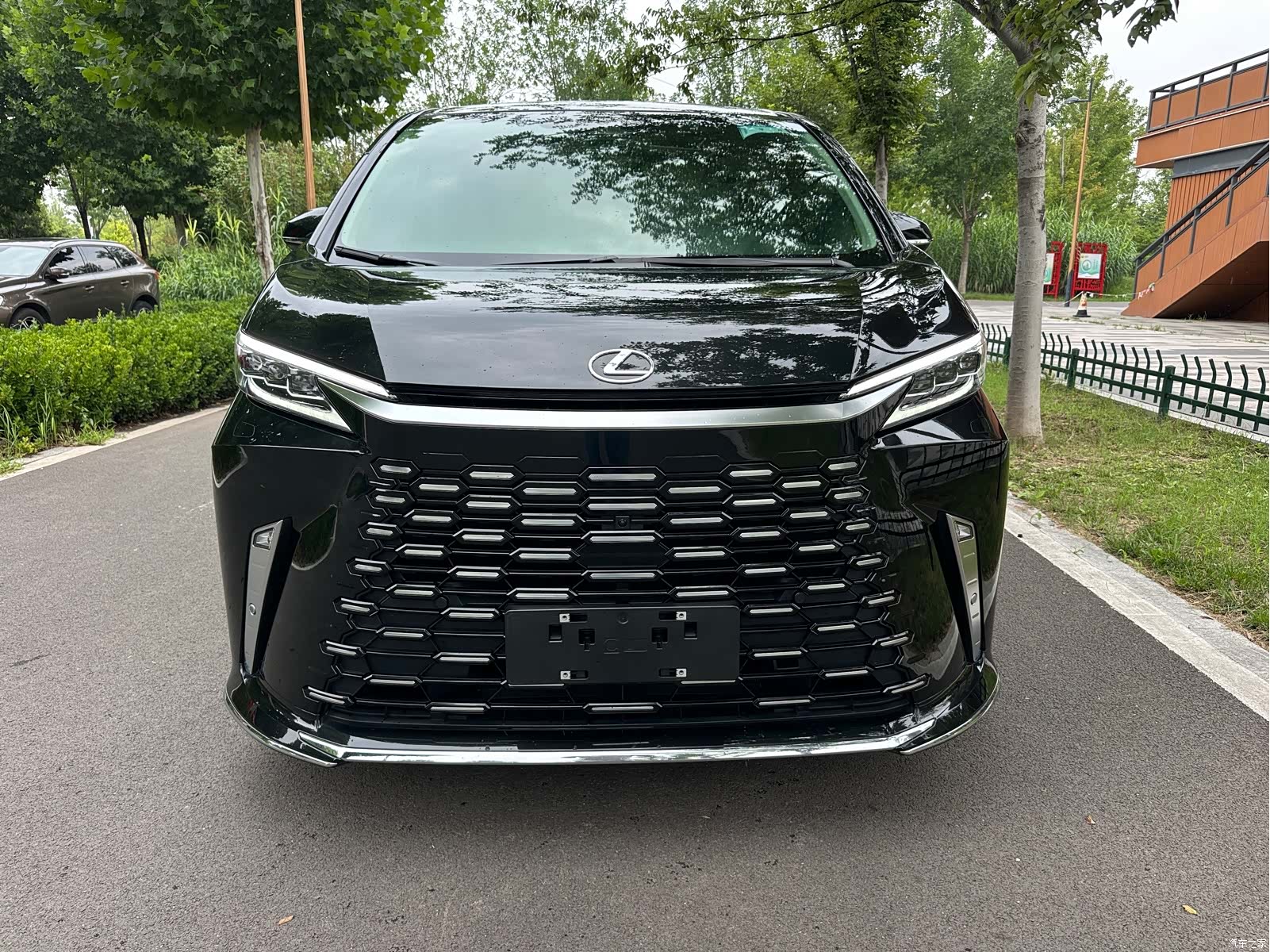 Lexus LM, 2025 2