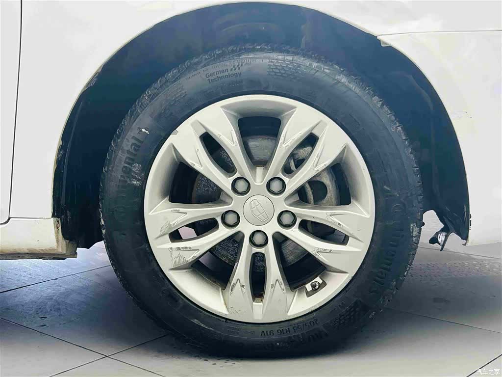 Geely Emgrand, 2016 10
