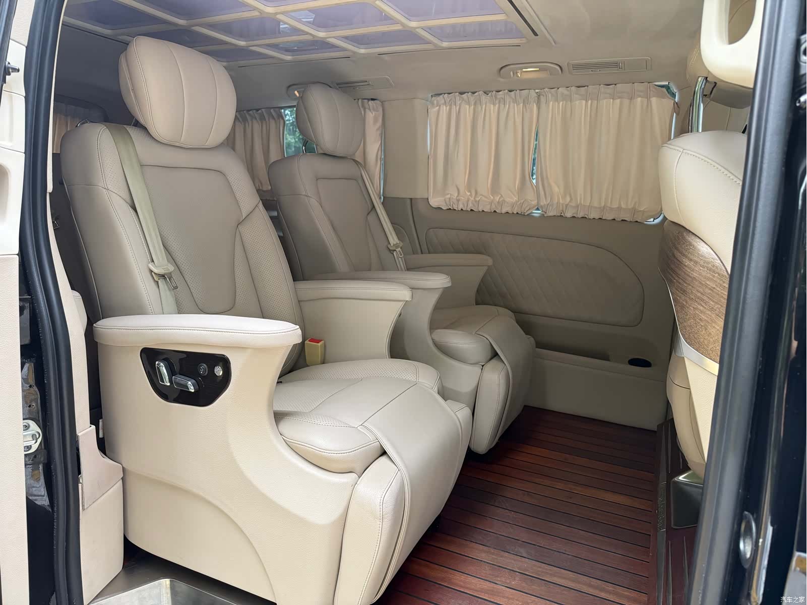 Mercedes-Benz VI, 2019 7