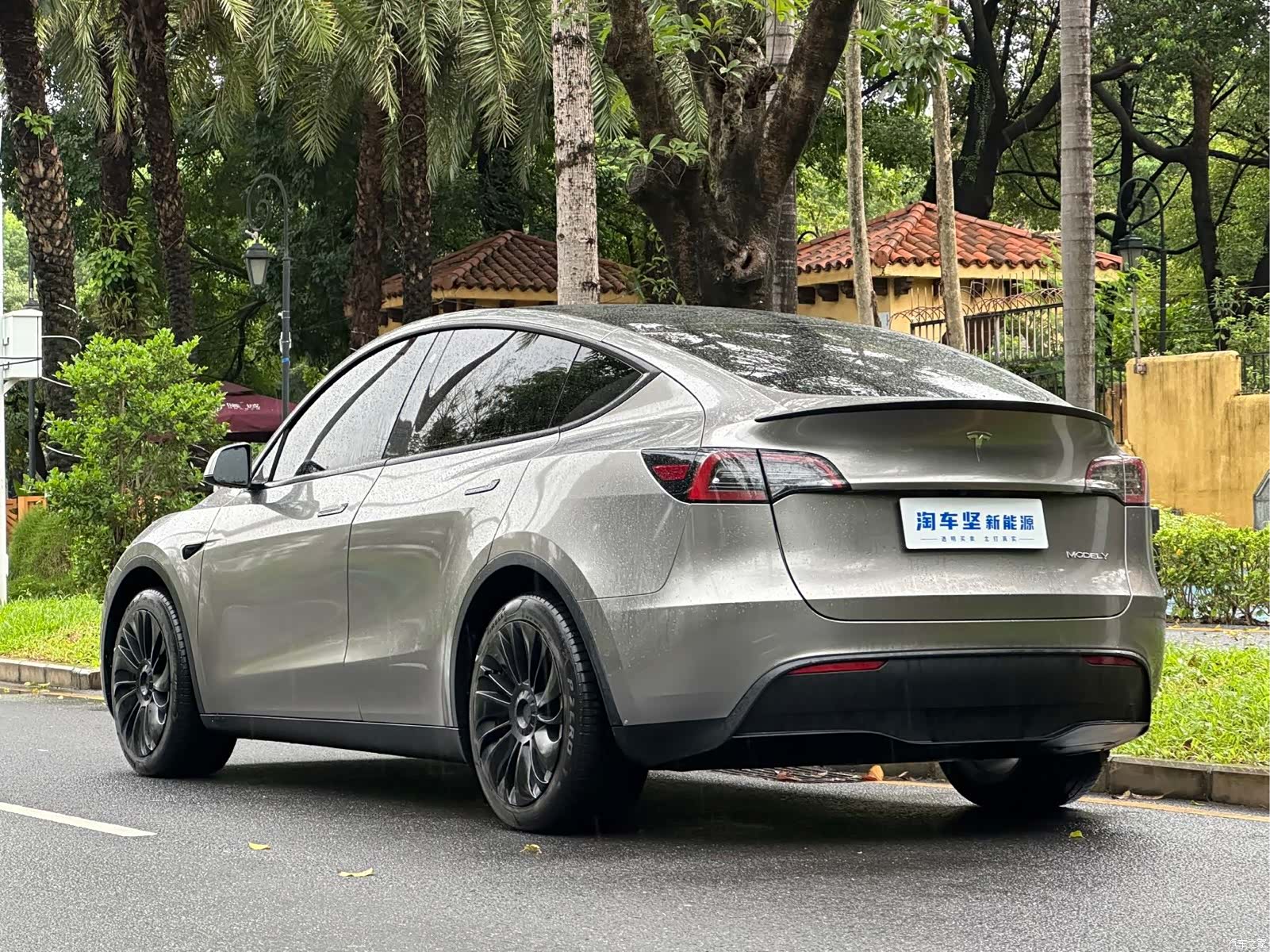 Tesla Model Y, 2022 3