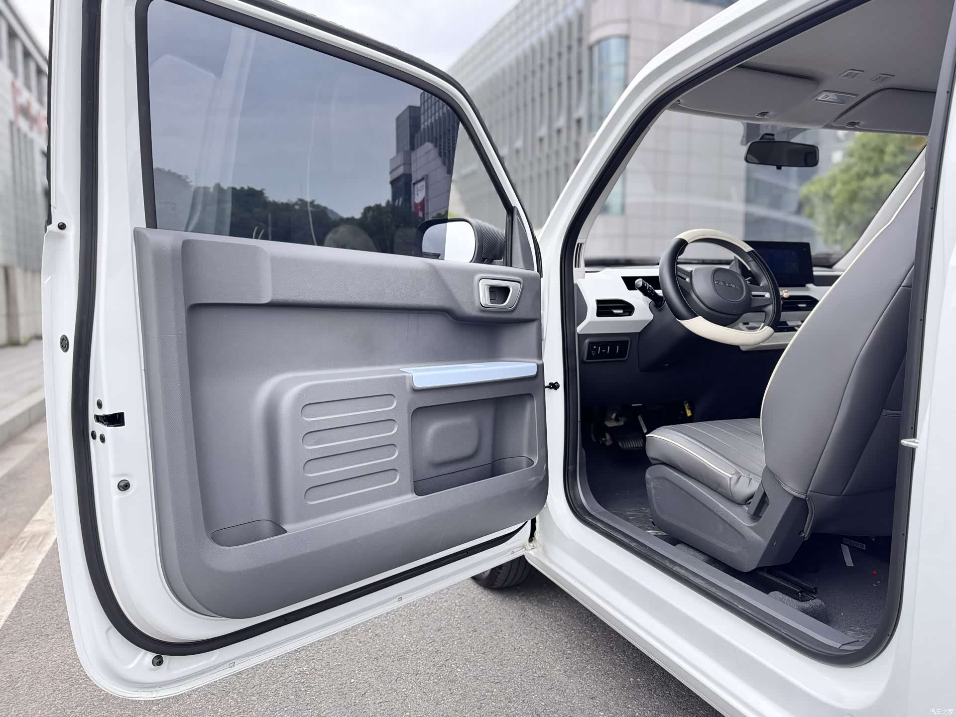 Geely Panda, 2025 10