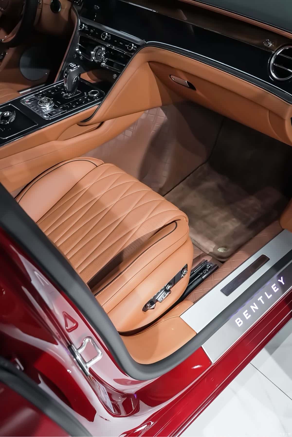 Bentley Flying Spur, 2022 13