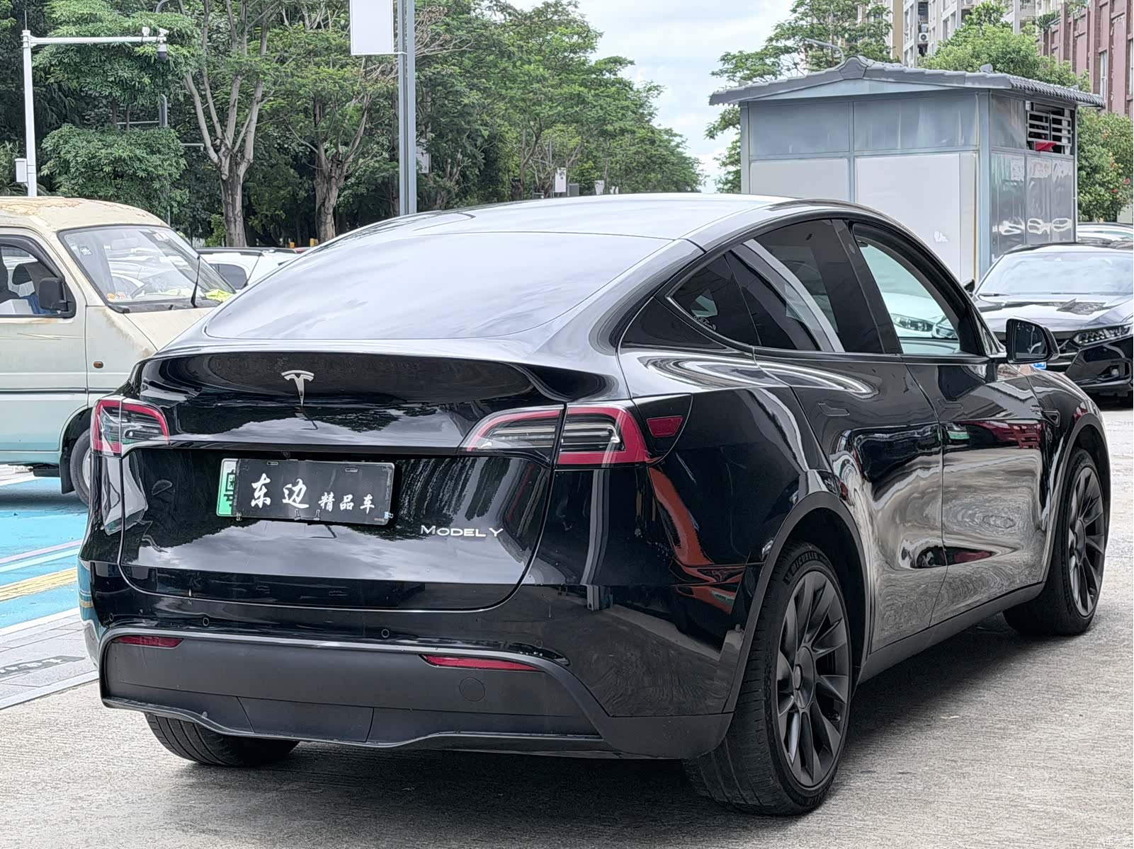 Tesla Model Y, 2022 16